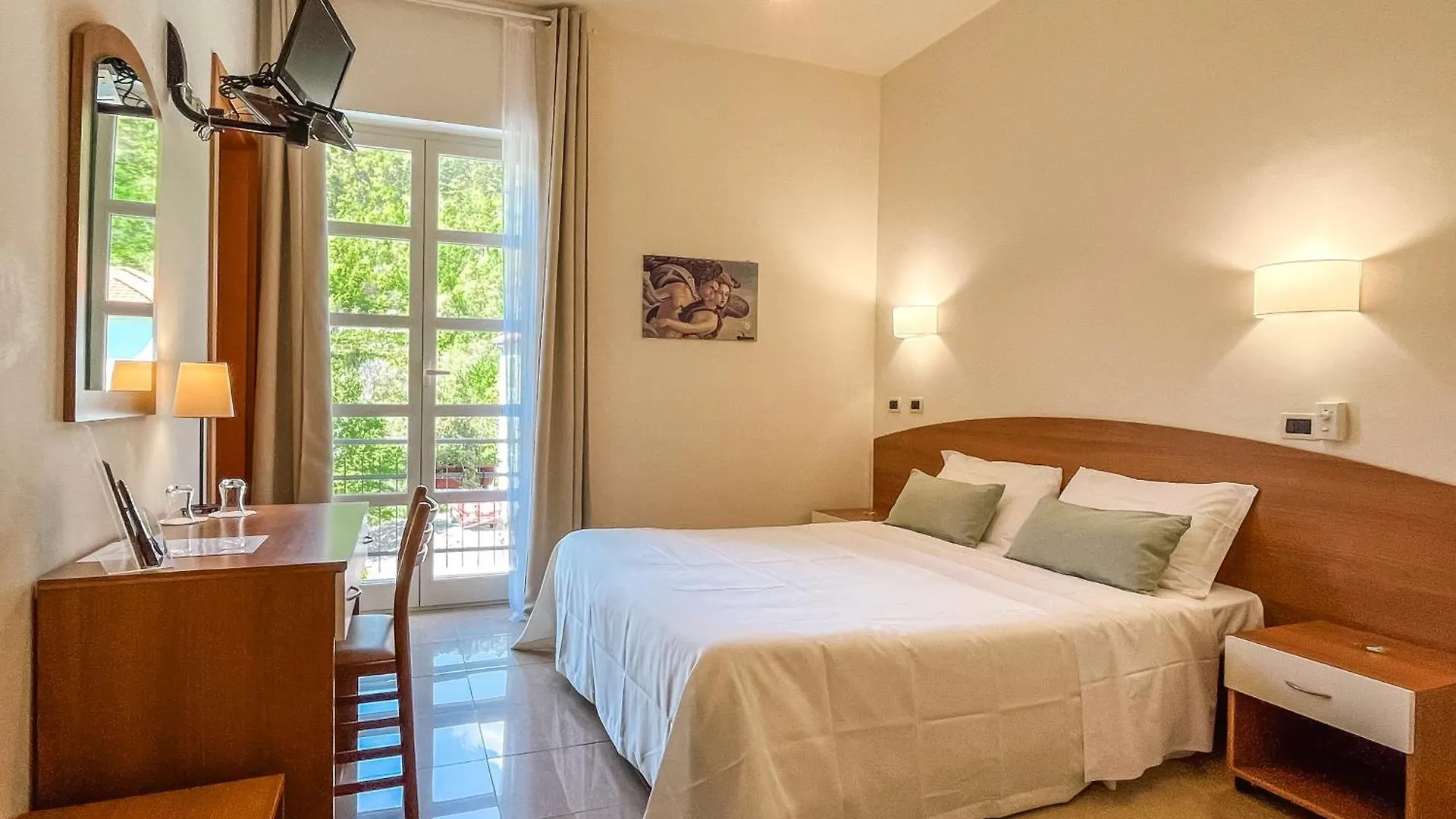 Hotel Ca' De Berna Balestrino 3*,